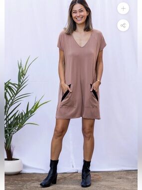 Ten Tomorrow Dawn V Neck Dress in Hazelnut Med NWT